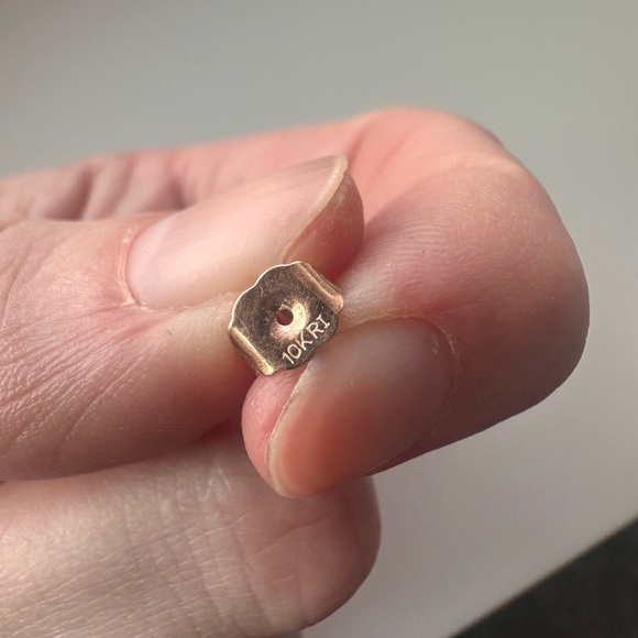 Morganite Solitare Stud Rose Gold Earrings - Picture 3 of 3